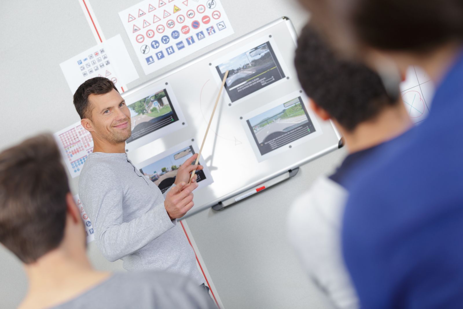 Програма для школи водіння